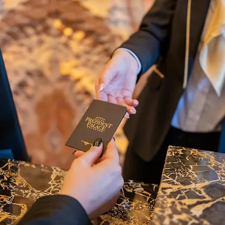 Готель Prezident Palace - Adults Only